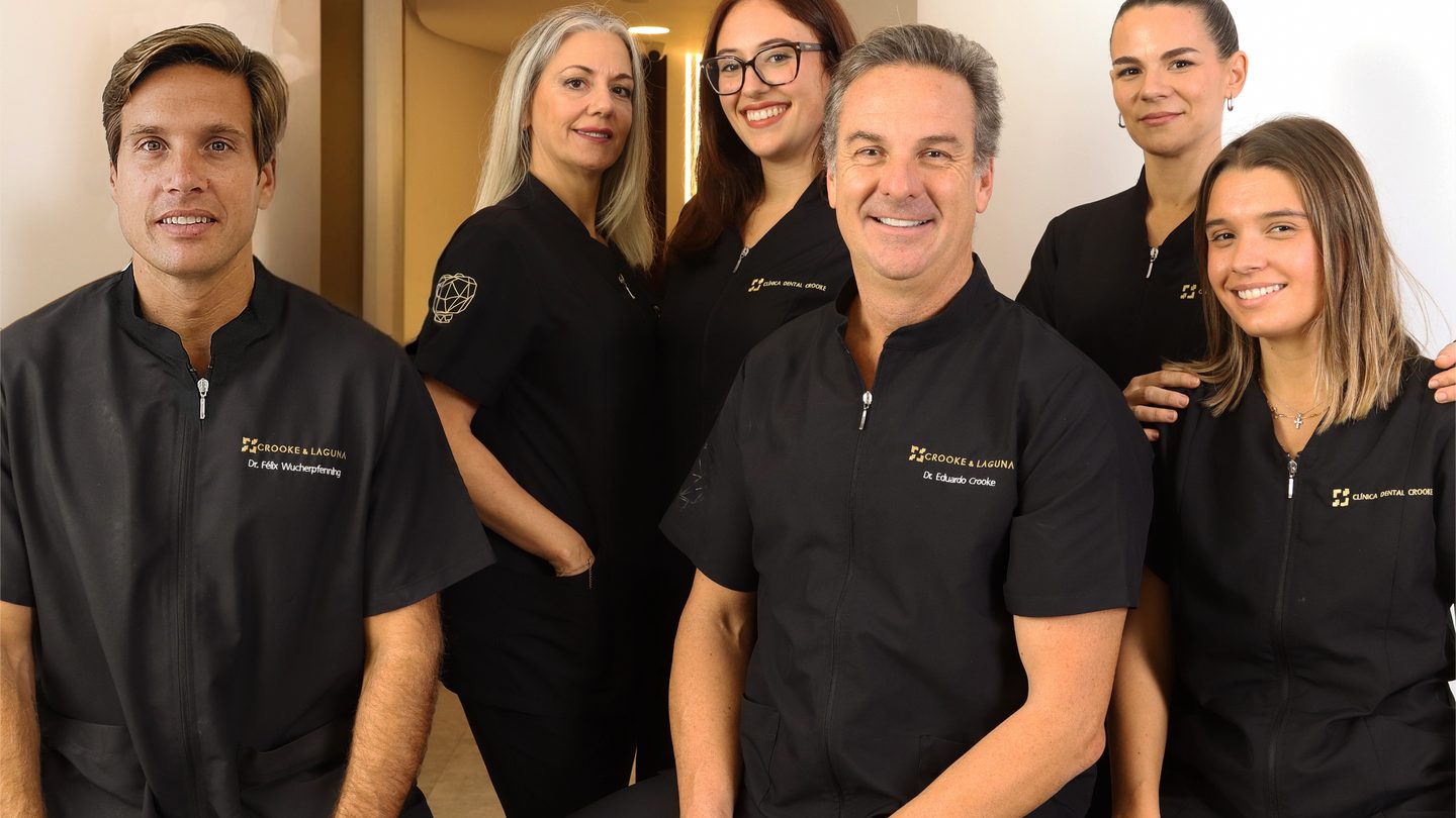 Equipo de la clínica dental Crooke en La Línea de la Concepción