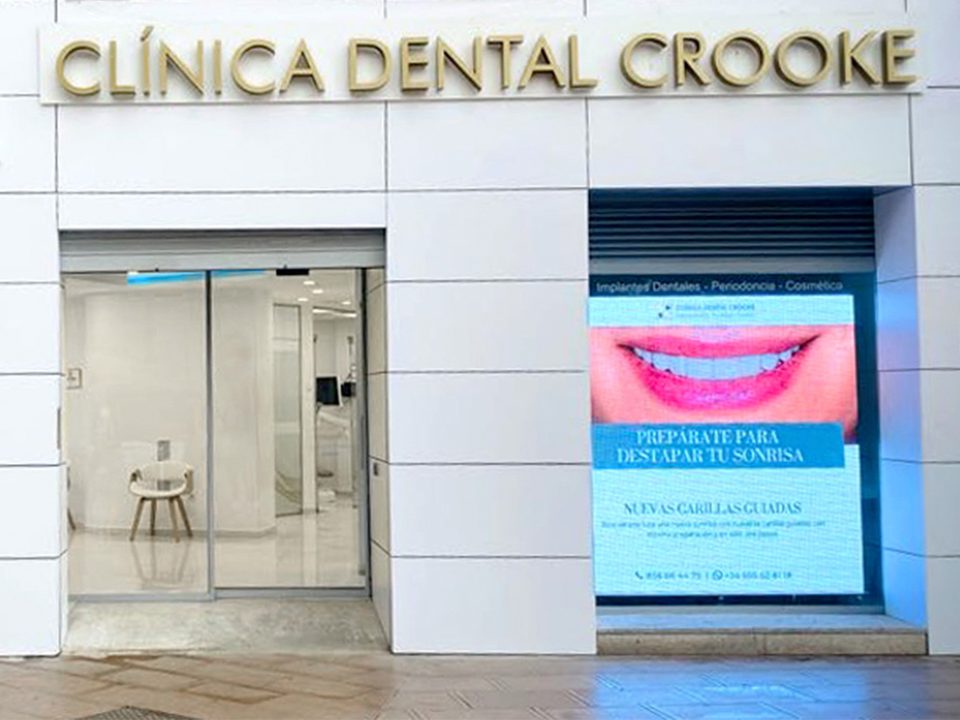 Interior de la clínica dental Crooke en el Campo de Gibraltar